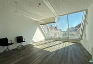 Lichtdurchflutetes DG-Büro mit Terrassen im Botschaftsviertel