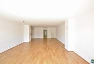 Helle 5-Zimmer-Wohnung mit Westbalkon, Klimaanlage und Tiefgarage