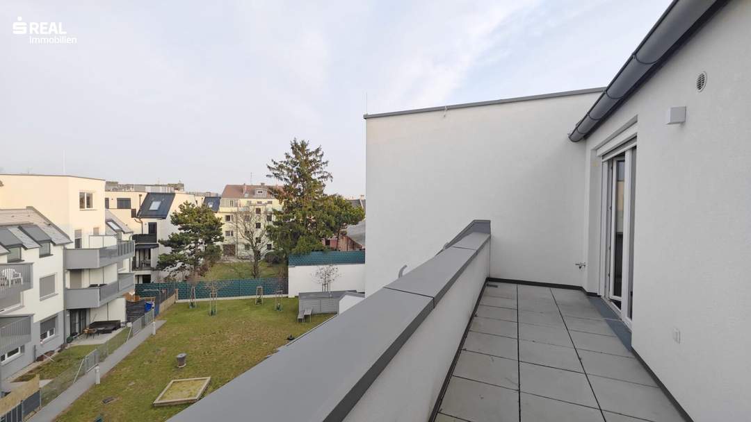 KLIMATISIERTE 3-ZIMMER TERRASSENWOHNUNG IN DER HIRSCHSTETTNER STRASSE