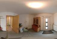 "GRÜNOASE MIT FAMILIENHAUS UND EINZIGARTIGER SONDERWIDMUNG/BETRIEBSBEREICH (EHEM. HEURIGEN) IN STEPHANSHART "