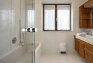 GEDIEGENE LANDVILLA MIT PARKÄHNLICHEM NATURPARADIES!