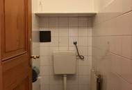 GEMÜTLICHE 2- ZIMMER in ruhiger Wohngegend - SANIERUNGSBEDÜRFTIG