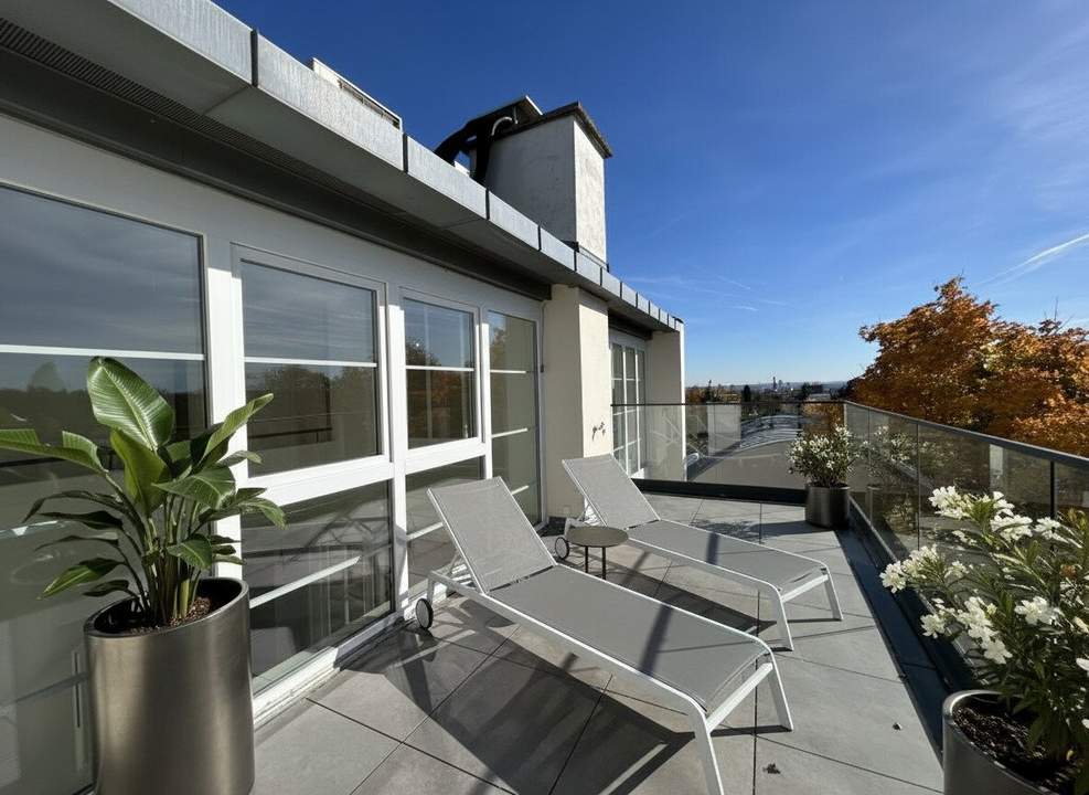 1190! ERSTBEZUG NACH SANIERUNG! Exklusive 5-Zimmer DG-Maisonette mit 3 Terrassen, Galerie + Tiefgaragenplatz!
