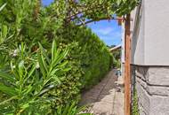 Entzückendes Zweifamilienhaus mit Pool, traumhaftem Garten und Garage in toller Lage in Tribuswinkel zu kaufen!