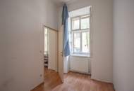 ++Airbnb++ Renovation Opportunity: 2-Room Apartment in Prime Location
