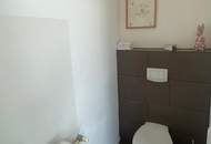 Ruhige Innenhofwohnung mit grünem Blick, zentrumsnah und voller Charme!