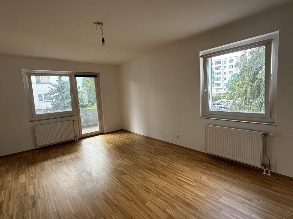 Moderne 3,5-Zimmer-Wohnung mit Loggia und Parkplatz!!!