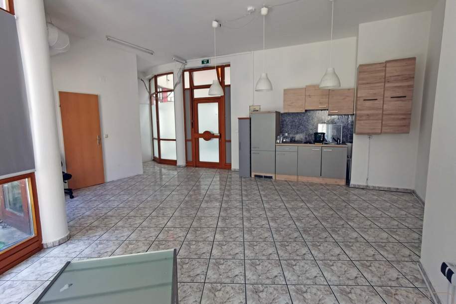 DB IMMOBILIEN | Außergewöhnliches, barrierefreies 1 Zimmer Lokal mit Innenhof Fläche zu mieten!, Gewerbeobjekt-miete, 750,00,€, 2460 Bruck an der Leitha