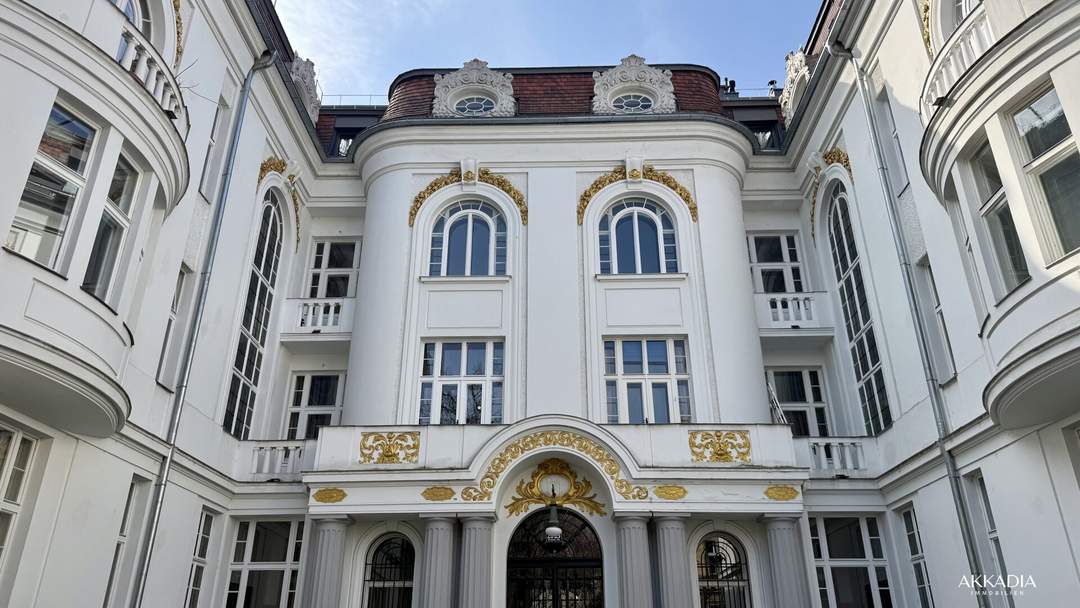 Cottageviertel I Jugendstil-Palais I Dachwohnung I Garagenplatz