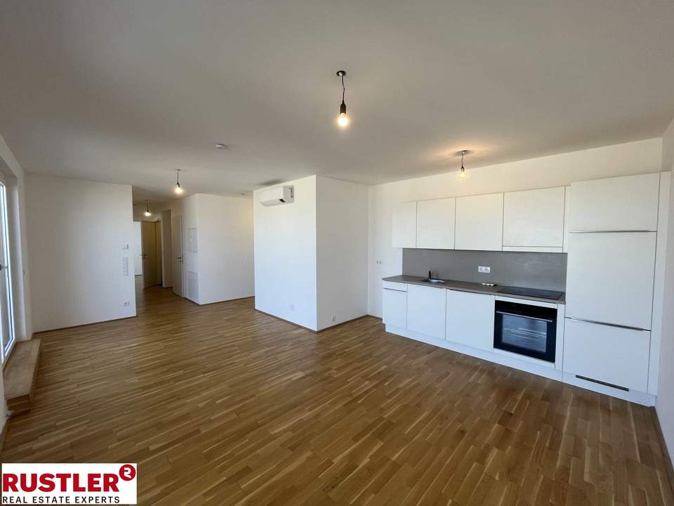 Helle Dachgeschosswohnung mit Fernblick - moderne Ausstattung
