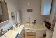 TEILUNTERKELLERTER BUNGALOW MIT POOL UND SCHÖNEM GRÜNBLICK