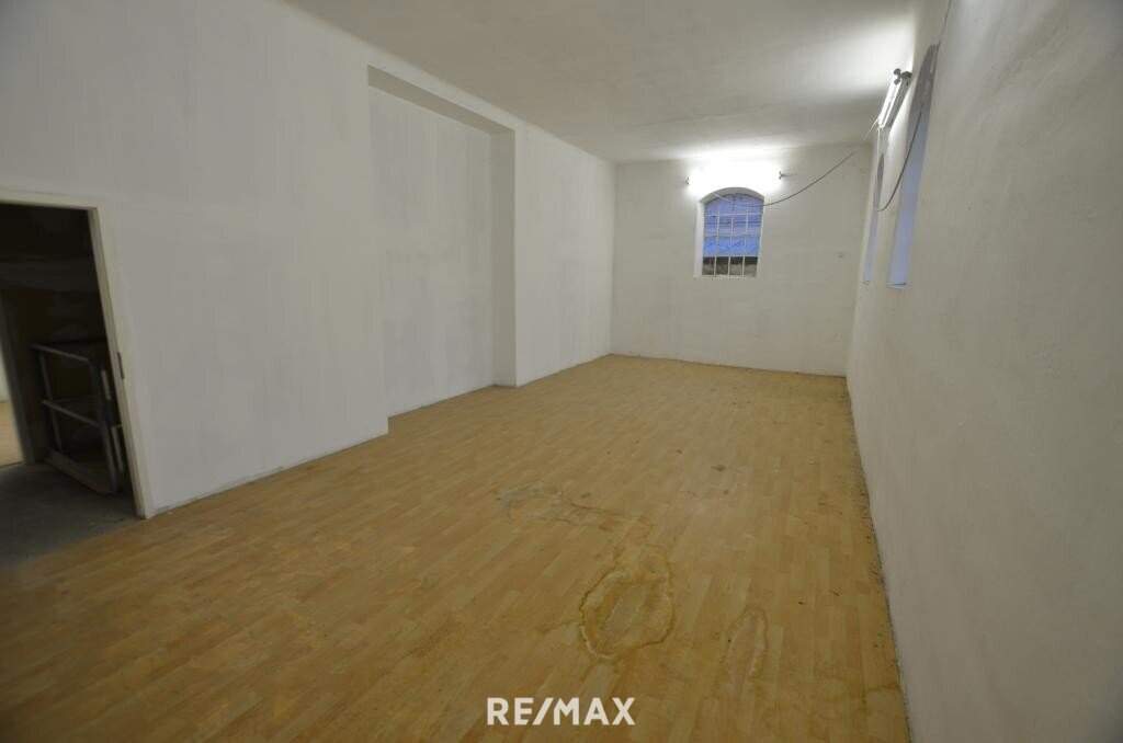 LAGERRÄUME im 1. Stock, Fitness, etc.