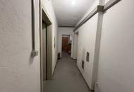 GELEGENHEIT MIT ENTWICKLUNGSCHANCE: EHEMALIGE ZENTRALE DER RAIFFEISENBANK WAGRAM-SCHMIDATAL SUCHT EINEN NEUEN EIGENTÜMER MIT KREATIVITÄT