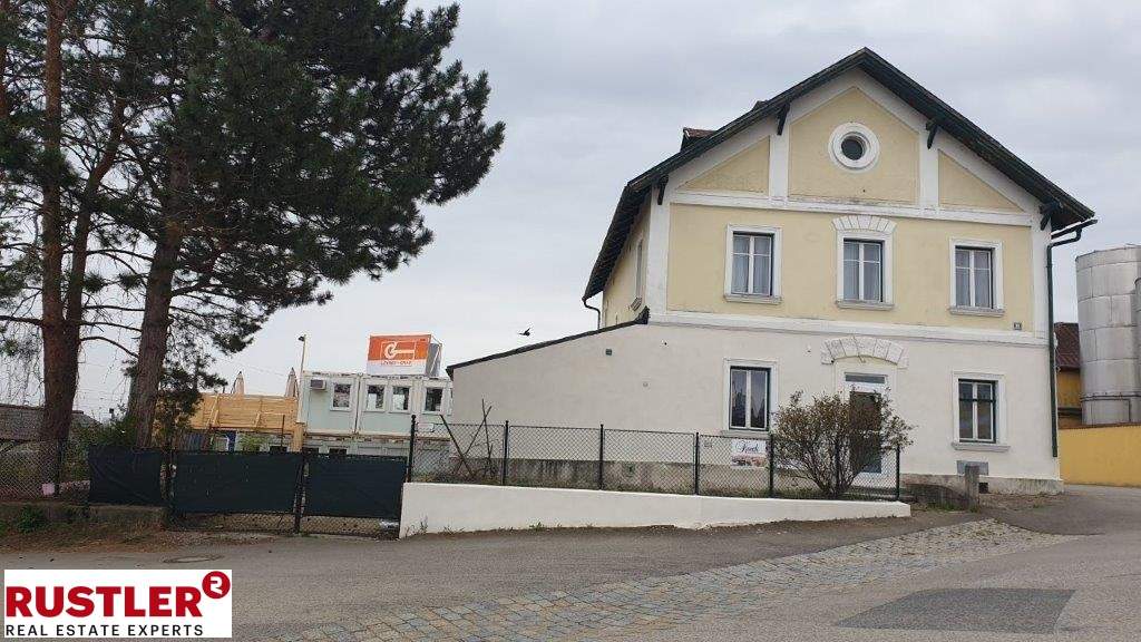 VOLLSTÄNDIG SANIERTE LIEGENSCHAFT mit Ausbaupotenzial