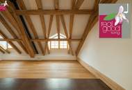Außergewöhnliche 4-Zimmer-Dachgeschosswohnung im topsanierten Altbau – Galerie, sichtbare Holzbalken & Terrasse beim Karmelitermarkt
