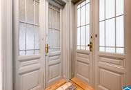 In U-Bahn-Nähe: Singlewohnung in wunderschönem Altbau