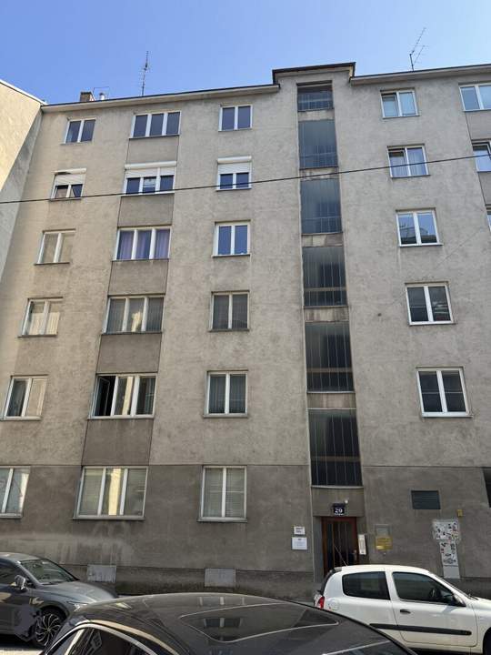 Helle 3-Zimmer-Wohnung mit Lift, separater Küche
