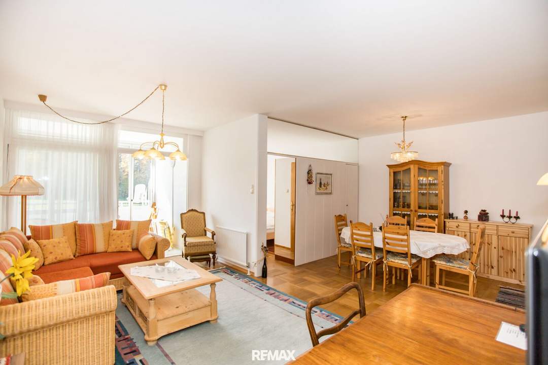 ZU MIETEN! Lichtdurchflutete 2-Zimmer-Wohnung mit verglaster Loggia und Bergblick in Bad Ischl