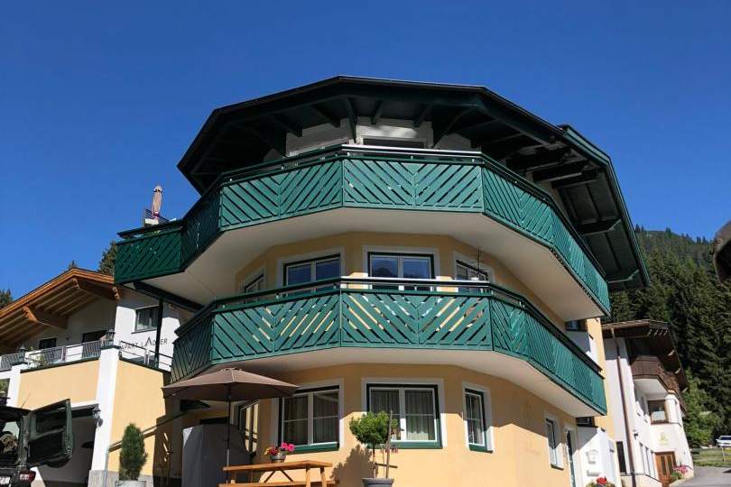 Wohlfühlen auf Tirolerisch: Apartmenthaus in der Touristenhochburg St. Anton am Arlberg!, Haus-kauf, 6580 Landeck