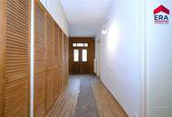 RESERVIERT! Sanierter Bauernhof mit zwei Wohnungen und großem Grundstück