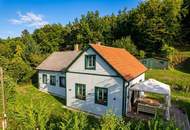 Bezauberndes Landhaus in Grünruhelage mit weitläufigem Garten