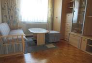 SANIERUNGSBEDÜRFTIGES EINFAMILIENHAUS IN RUHIGER LAGE