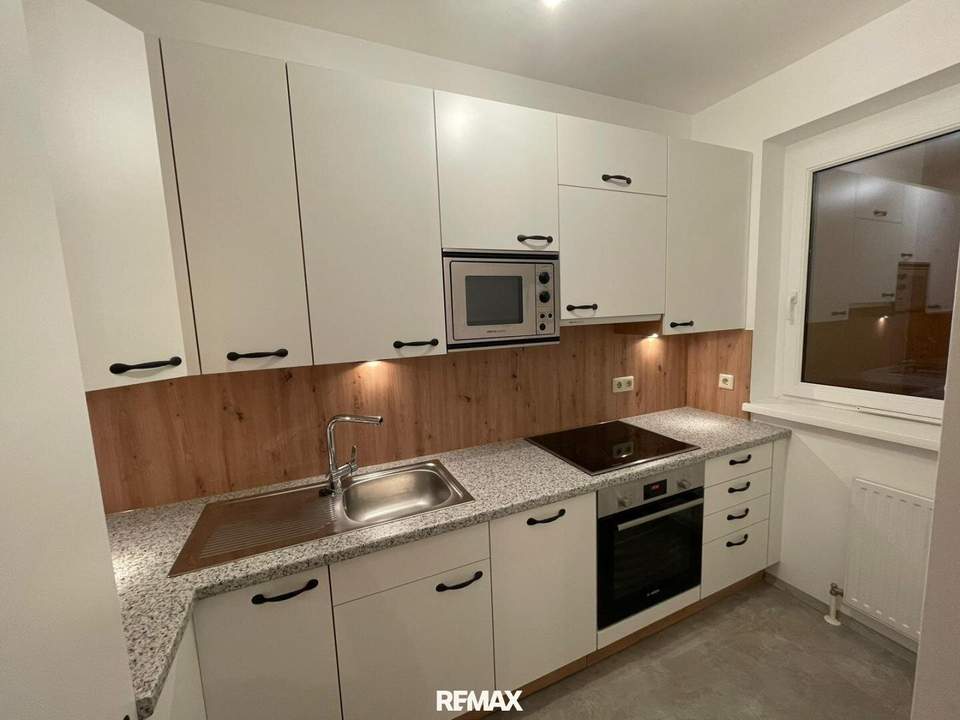 ***3-Zimmerwohnung mit sonniger verglaster Loggia inkl. Garage und Carport***
