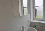 3 geräumige Zimmer, Küche mit Essplatz, Gartennutzung und PKW Stellplatz