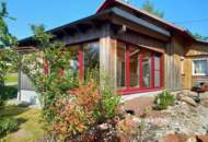 Behagliches Einfamilienhaus mit Naturteich, Wintergarten und Carport in Roßbach