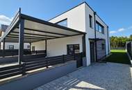 Moderne Doppelhaushälfte (rechts) - Erstbezug mit Garten, Balkon und Carport