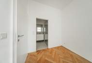 Stilvoller Erstbezug – hochwertig sanierte Altbauwohnung in ruhiger Lage!