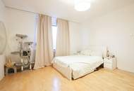 Großzügige Wohnung mit zwei Loggien in Ruhelage!