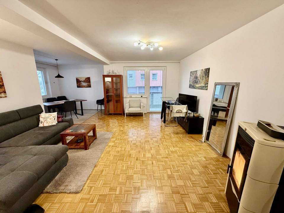 Attraktive Eigentumswohnung mit viel Platz nahe Einkaufszentrum