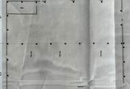 Große Hallenfläche mit Büro