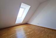 TERRASSENHIT, UNBEFRISTET, 84 m2 Dachgeschoß mit 64 m2 Terrasse, Wohnküche, 2 Zimmer, Wannenbad, Parketten, Fernblick, Holbeingasse
