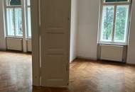 Charmante 3 - Zimmer - Altbauwohnung mit Balkon im Bezirk Jakomimi - WG - geeignet!