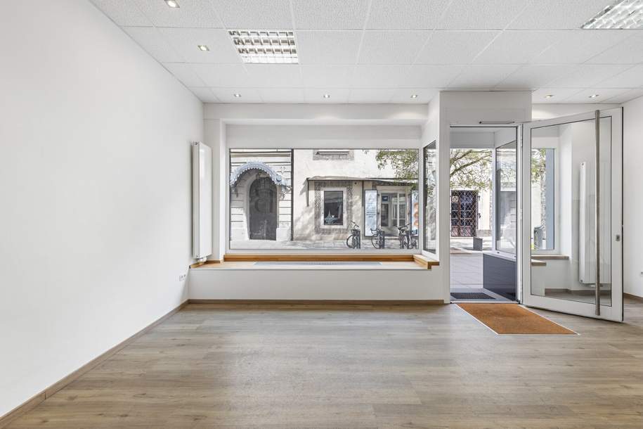 Erstbezug im Zentrum! Flexible Geschäftsfläche auf ca. 60 m² | Sofort verfügbar | Parkplatzanmietung möglich, Gewerbeobjekt-miete, 1.112,50,€, 2700 Wiener Neustadt(Stadt)