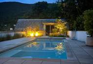 Exklusive Luxusvilla in absoluter Ruhelage mit Pool!