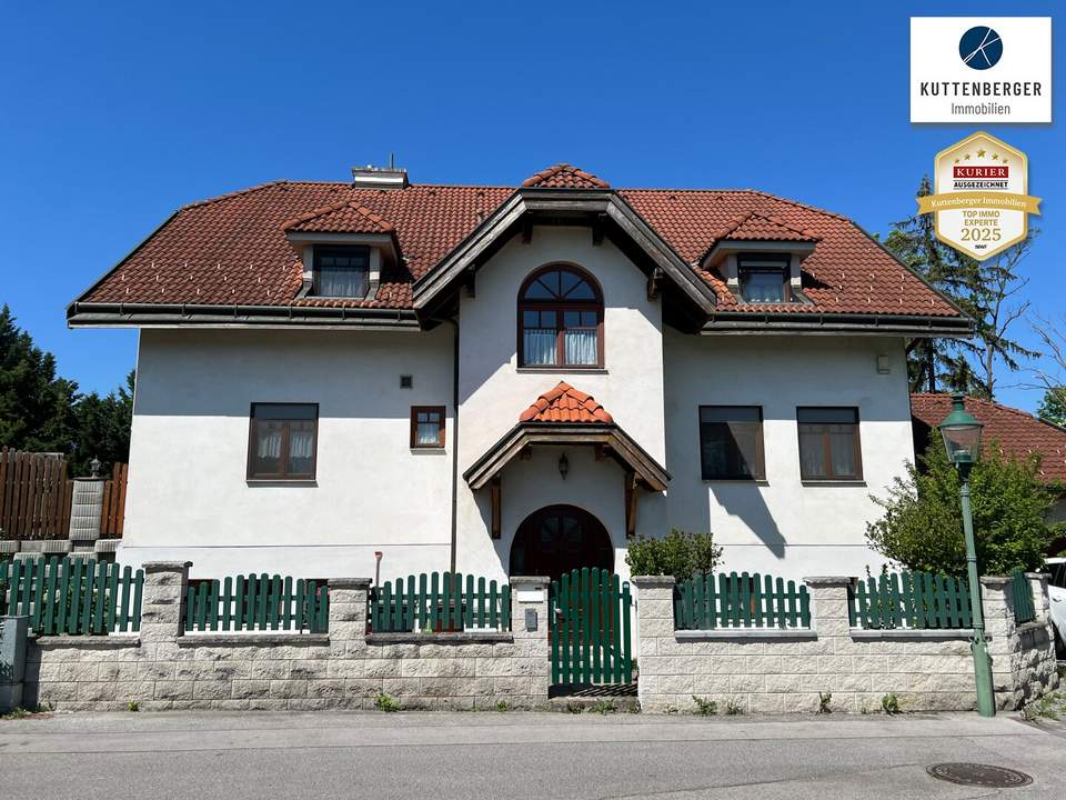 Reduzierter Kaufpreis! Bezugsfertiges Ein- oder Zweifamilienhaus mit großzügigem Garten und Garagen!