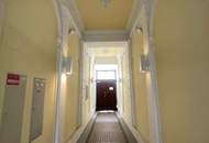 STILVOLLE ALTBAUWOHNUNG MIT ZEITLOSER ELEGANZ
