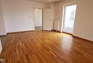 DACHGESCHOSS, gepflegte 103 m2 Neubau mit Loggia und Balkon, Wohnküche, 3 Zimmer, Wannenbad, Parketten, Holbeingasse