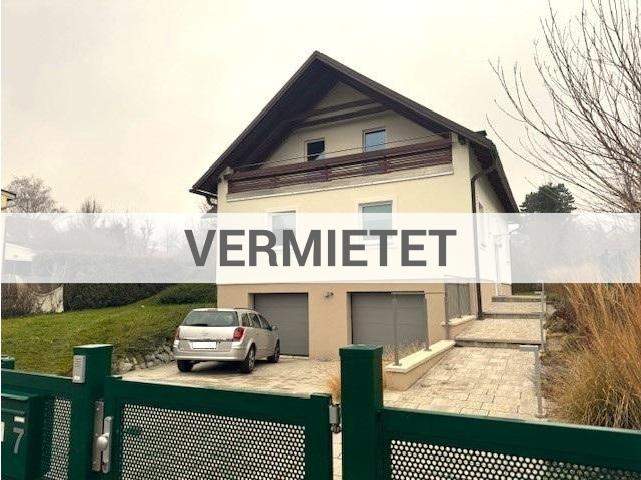 VERMIETET! - "Renoviertes Einfamilienhaus mit Doppelgarage!"