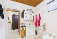 Haus mit 2 Wohneinheiten und ausgebautem Dachgeschoss in Blumau-Neurisshof, Bezirk Baden