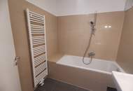 UNBEFRISTET - tolle Loggia - Helle 5-Zimmer Neubau Maisonette-Wohnung mit separater Küche, Lift, Gartennutzung und Garagenplatz optional