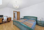Großzügiges Familiendomizil mit uneinsichtigem Garten, Hallenbad, Sauna und Garage für 2 PKW