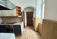 Kompakte Altbauwohnung mit Potenzial in ruhiger Lage nahe Familienplatz - Renovierungsbedürftig