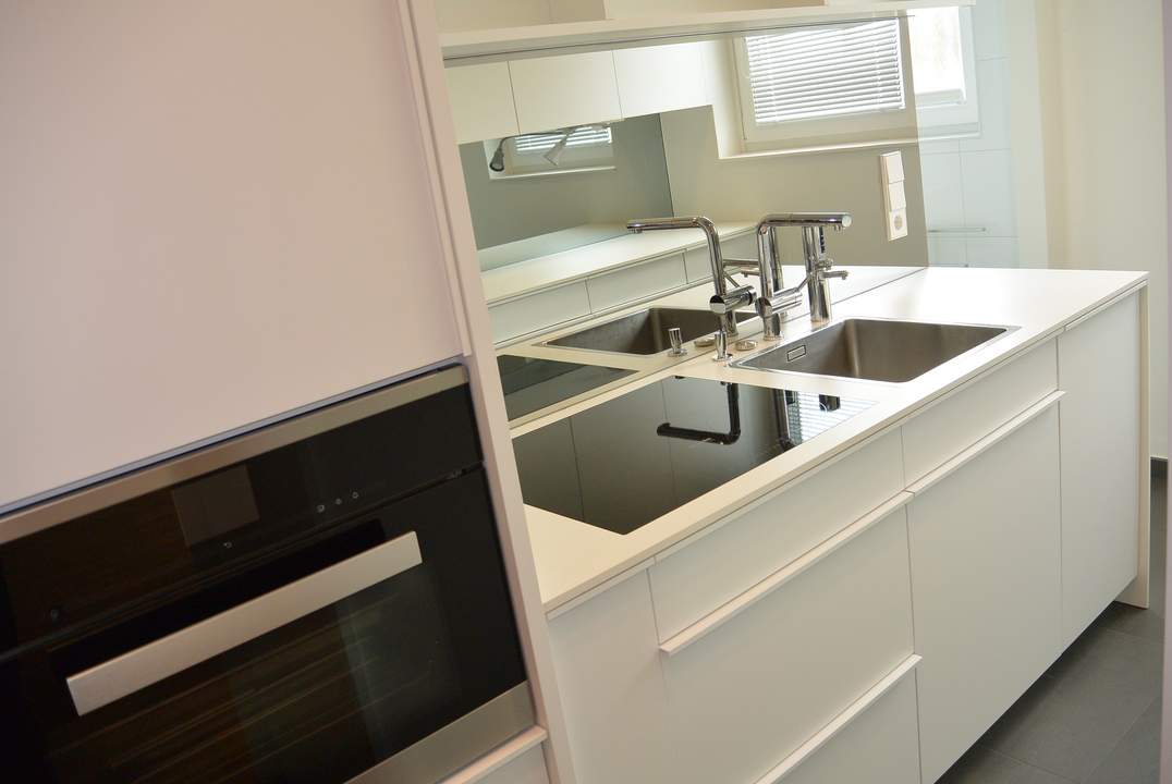 1 Zimmer mit separater Küche