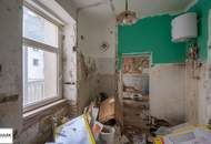 ** Sanierte 2-Zimmer-Altbau Wohnung mit Balkon in hofseitiger Lage - guter Lage **