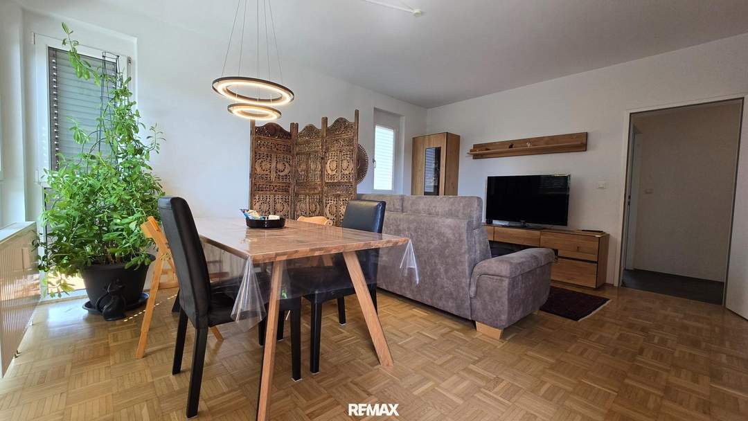 3-Zimmer-Wohnung im 2ten Stock mit sonniger Loggia &amp; Tiefgarage in Toplage von Kaindorf an der Sulm