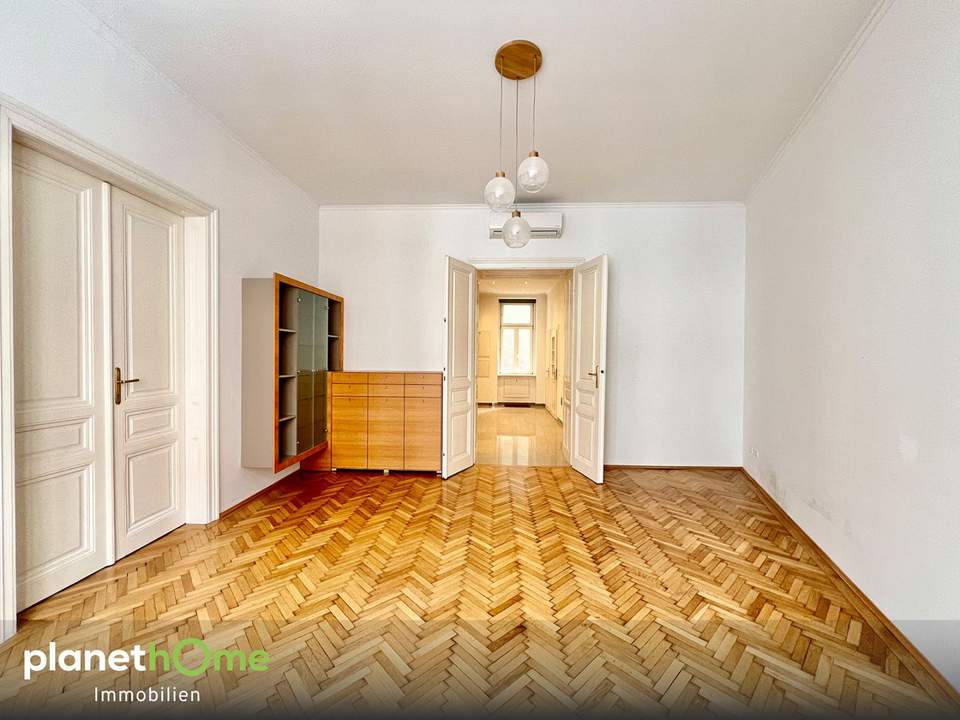 2-Zimmer-Wohnung/moderner Altbau/Klimaanlage/Einbauküche